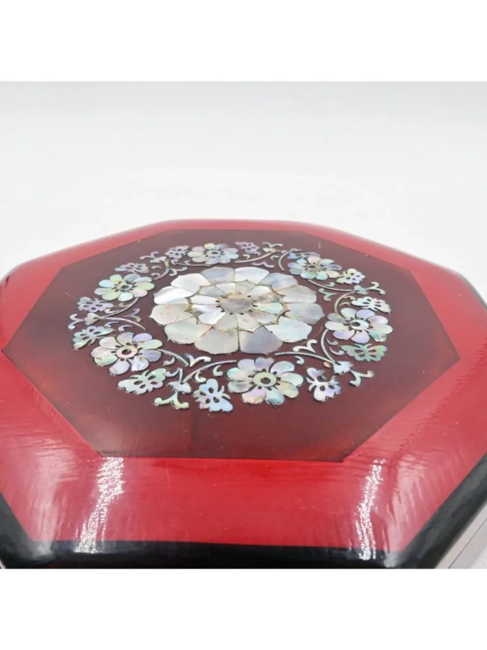 Asian Octagonal Red Lacquered Box Mother-Of-Pearl Inlay Jewelry Candy Bento